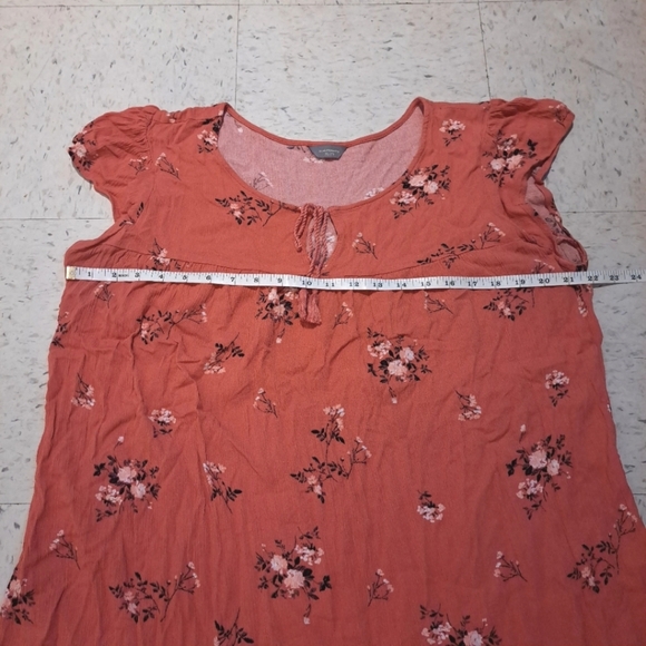 Denver Hayes | pink floral cute t shirt with front key hole tie up - Picture 10 of 14